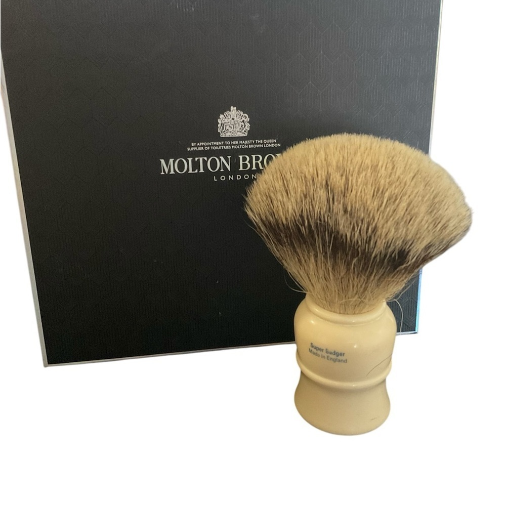 NWOB.  Edwin Jagger Extra Large Silver Tip Super Badger Shaving Brush. I